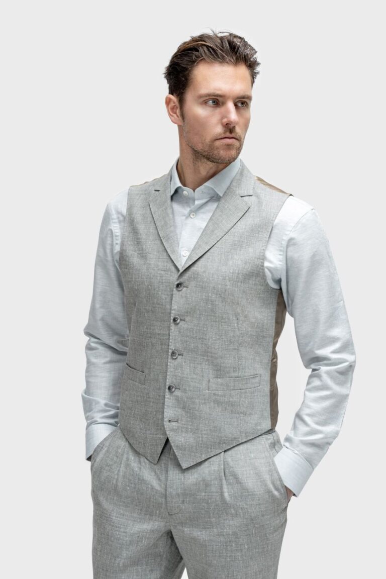 Hellgrauer Hochzeitsanzug